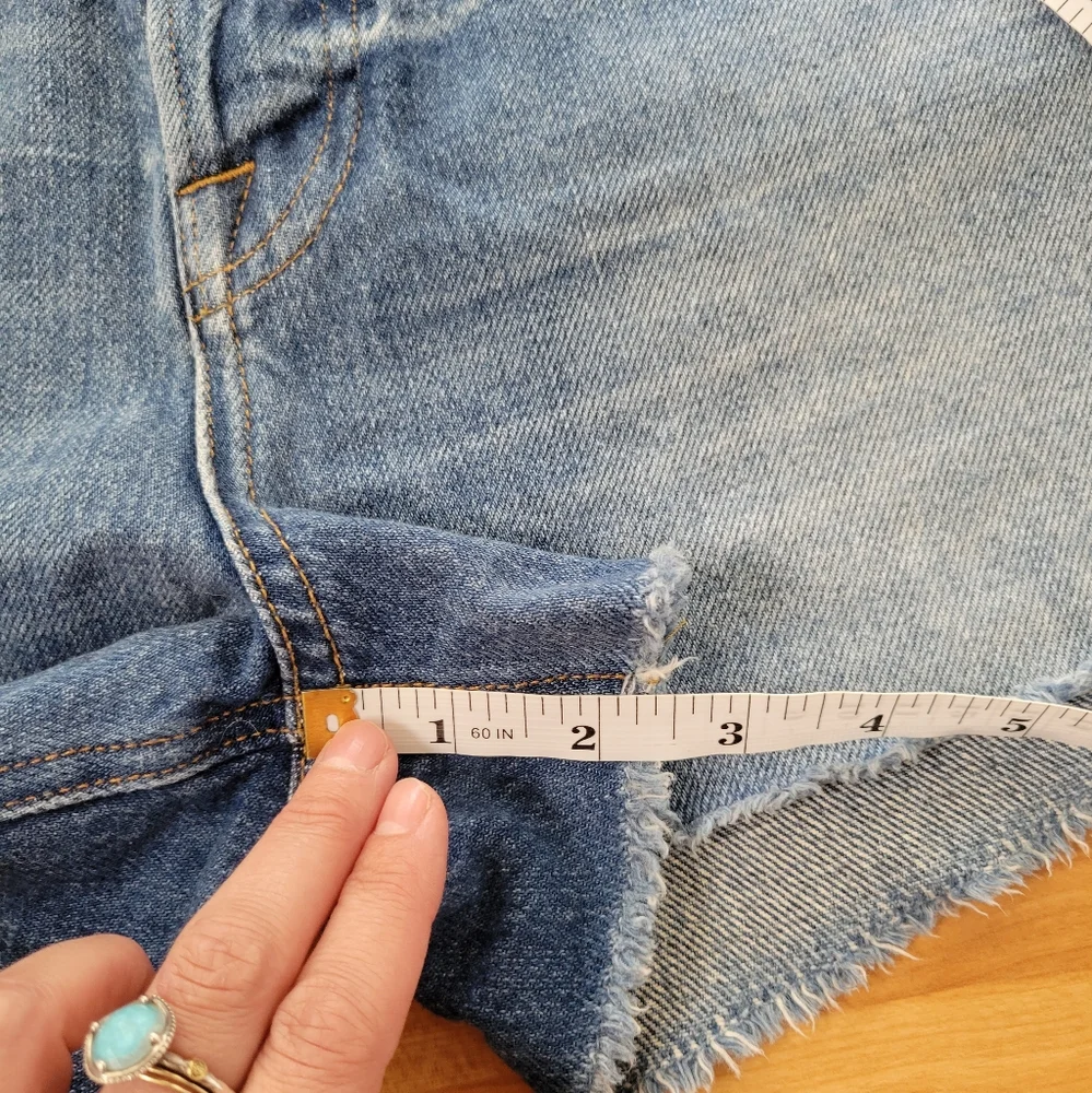 Frame Heritage Le Vintage Short 28 Distressed Blue Denim